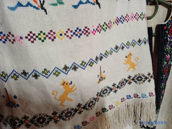 Вишиванки з давніх світлин 28