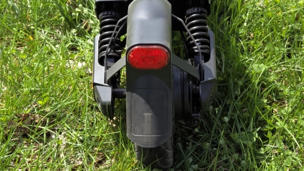 Proove Model City Pulse 350W: огляд електросамоката 54