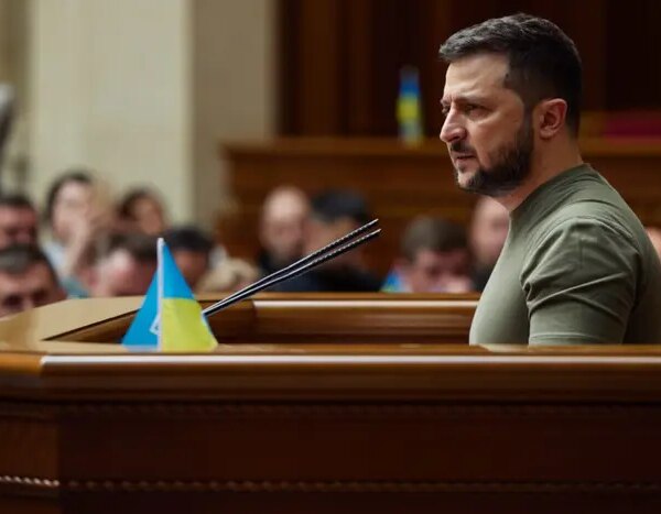 «Надто руйнівно». Зеленський пояснив, як деякі народні обранці завдають шкоди Україні