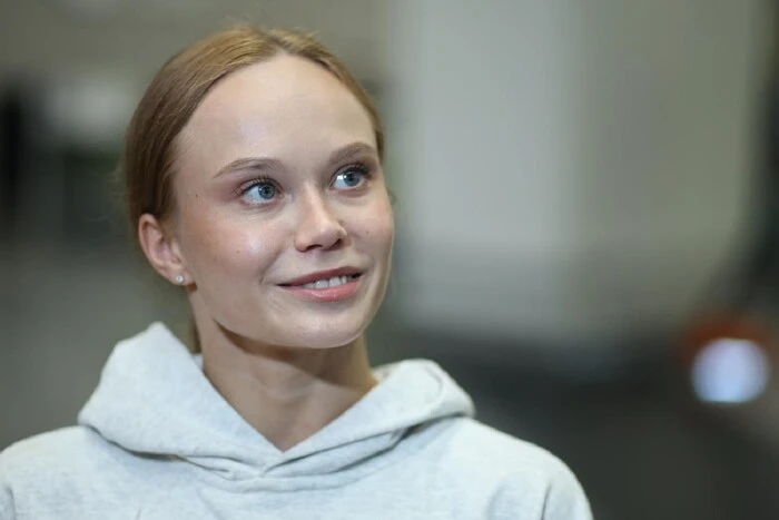 Гімнастка Мельникова, яка підтримує Путіна, планує виступити у фіналі чемпіонату Італії. 5
