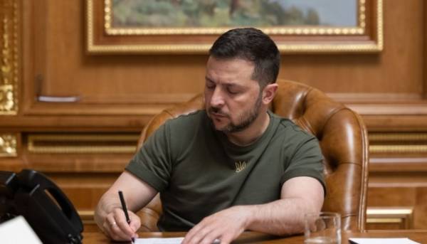 Президент ввів санкції проти п’ятьох осіб, які загрожують нацбезпеці, серед них –&hellip;