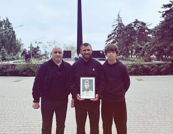 «Христос воскрес!» Ломаченко привітав із «днем великої перемоги»