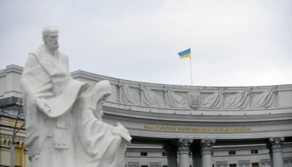 МЗС рішуче відкидає звинувачення РФ у нібито «атаці України» на Запорізьку АЕС 2 МЗС рішуче відкидає звинувачення РФ у нібито «атаці України» на Запорізьку АЕС 2