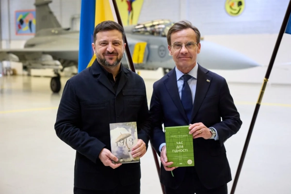 "Книжковий Арсенал": які видання вподобала перша леді та що президент України подарував голові уряду Швеції 11