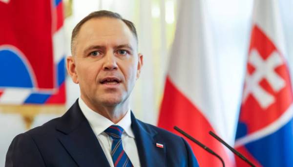 Навроцький не збирається цього року в Україну