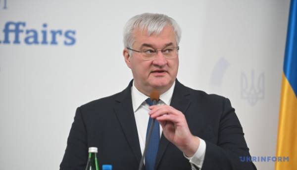 Україна пропонує Європі долучитися до перемовин про «аеропортове перемир’я» з&hellip;