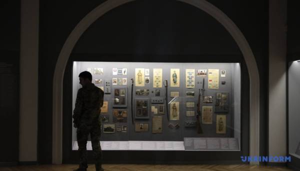 У Києві відкрили виставку до 100-річчя трагічної загибелі Симона Петлюри 12