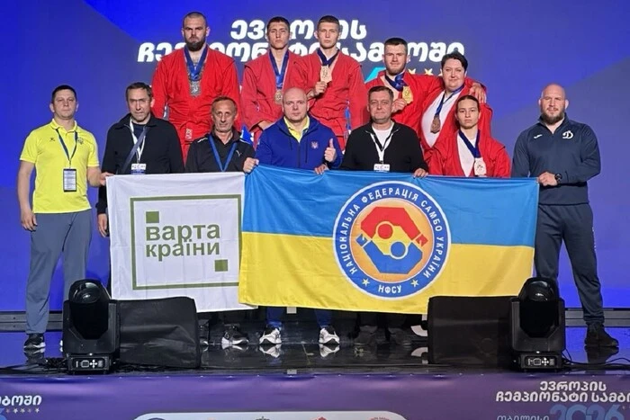 ЧАС НОВИН в Україні 26 Збірна України здобула 12 медалей на континентальній першості з самбо.