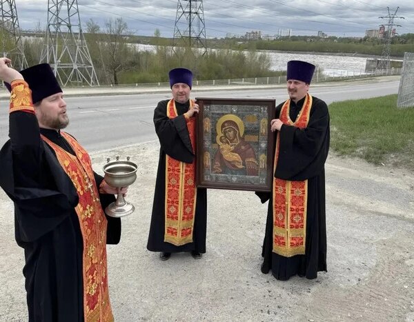 У російському місті Перм священики “оборонили” населений пункт від безпілотників&hellip;