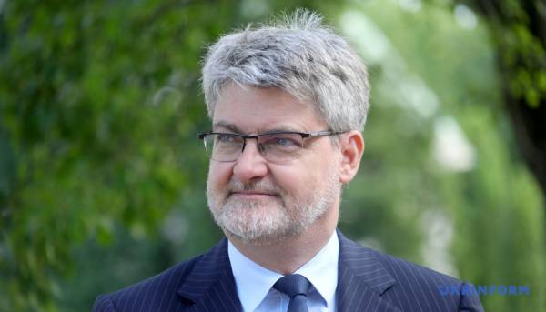 У Софії Київській висадили дерево на честь Анни Ярославни 6