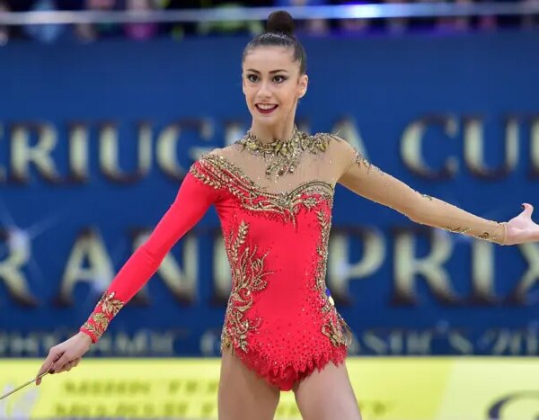 ЧАС НОВИН в Україні 39 Оселя української гімнастки Єви Мелещук постраждала під час обстрілу Києва