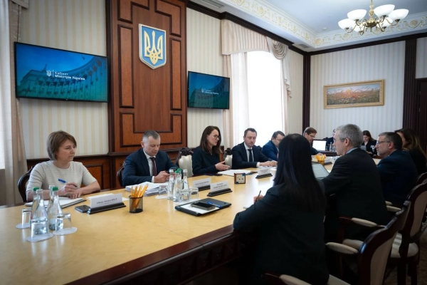 Обговорили програму розширеного фінансування та досягнення структурних показників - Свириденко провела зустріч з місією МВФ 8