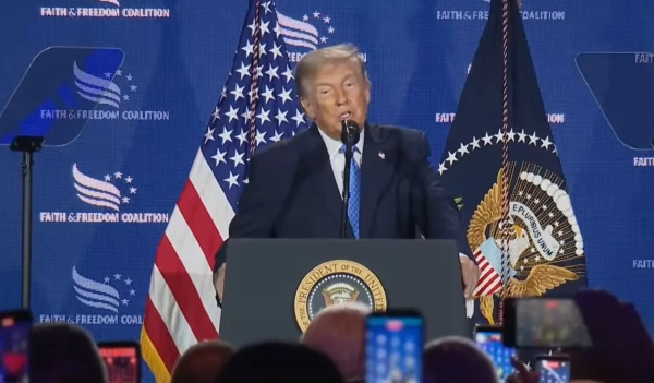 Трамп назвав демократів атеїстами-комуністами та виклав стратегію для проміжних виборів.