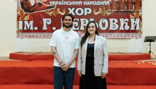 Новим керівником хору Верьовки став Вадим Яценко 15 Новим керівником хору Верьовки став Вадим Яценко 15