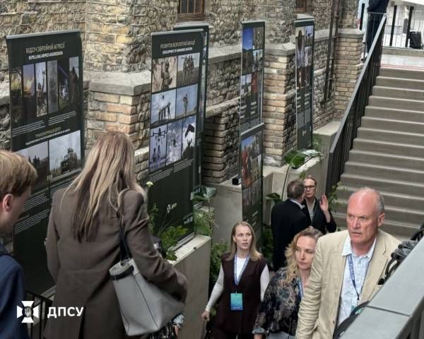 У Латвії відкрили фотовиставку, присвячену українським прикордонникам 10