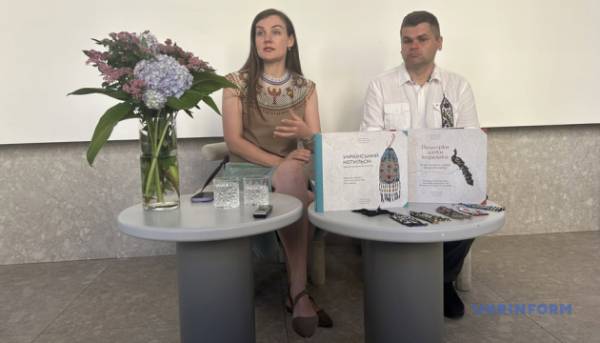 У Чернівцях презентували книгу про народні бісерні прикраси «Український котильон» 8
