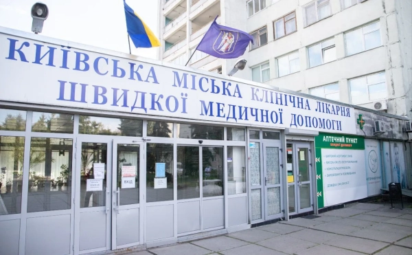 Звільнення директора київської лікарні швидкої допомоги Дороша через скандал зі смертю пораненого бійця та численні звинувачення. 2