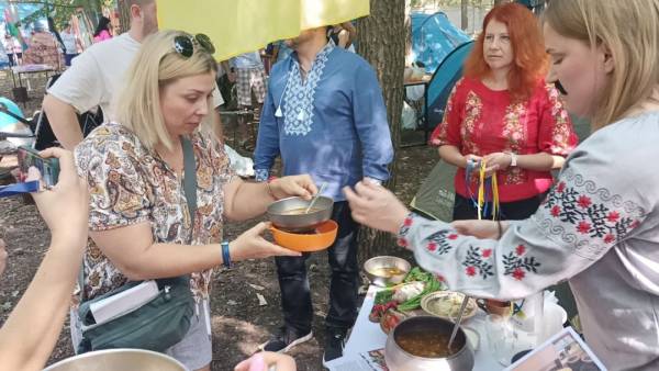 «За сезон слід з’їсти 12 порцій козацького борщу» 13