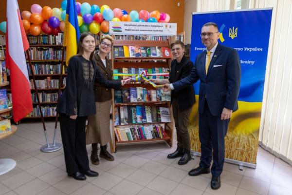 Цьогоріч українські аудіогіди запрацювали у п'яти країнах Європи - Зеленська 5