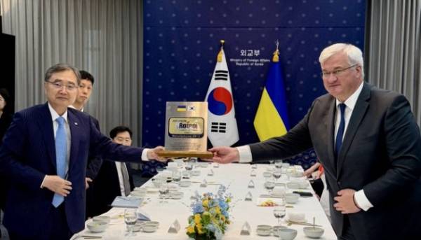 Сибіга зустрівся з главою МЗС Південної Кореї - говорили про співпрацю Росії з КНДР 1