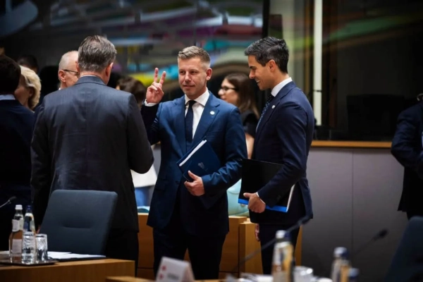 Зеленський провів зустріч з новим прем'єр-міністром Угорщини Метьюшем Олбаном. 7