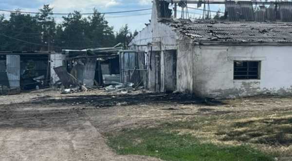 Ворожий удар по фермі на Харківщині: загинуло двоє людей, дев'ятеро зазнали поранень. 3