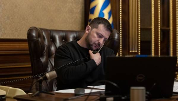 Зеленський провів тристоронню розмову з Трампом та Макроном 2