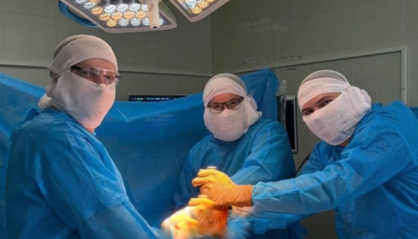 У Сумах вперше провели хірургічне втручання з використанням 3D-титанового протезу