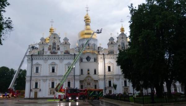 Завдяки своєчасній евакуації святині Лаври вдалося зберегти - єпископ Авраамій 2