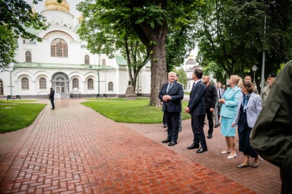 Перед самітом в Анкарі відносини між Україною та НАТО набувають нового імпульсу - Сибіга 7