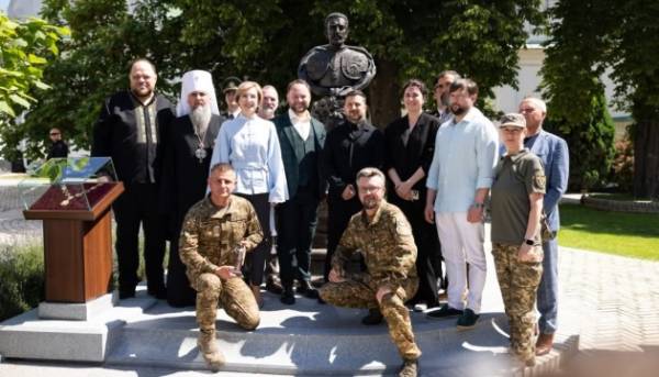 У Києво-Печерській лаврі встановили погруддя гетьмана Івана Мазепи