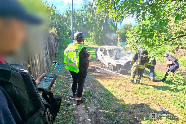 Харківщина: двоє жінок травмовані через атаку на авто цивільного призначення