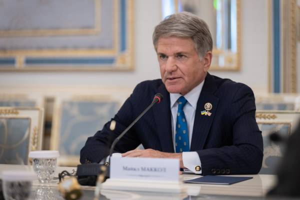 Зеленський обговорив з конгресменом Макколом саміт НАТО та співпрацю зі США 5