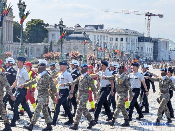 Українські захисники здійснили марш на брюссельському параді 24