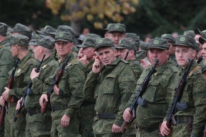 Кремль готується до масового набору: оцінено рівень небезпеки 12 Кремль готується до масового набору: оцінено рівень небезпеки 9