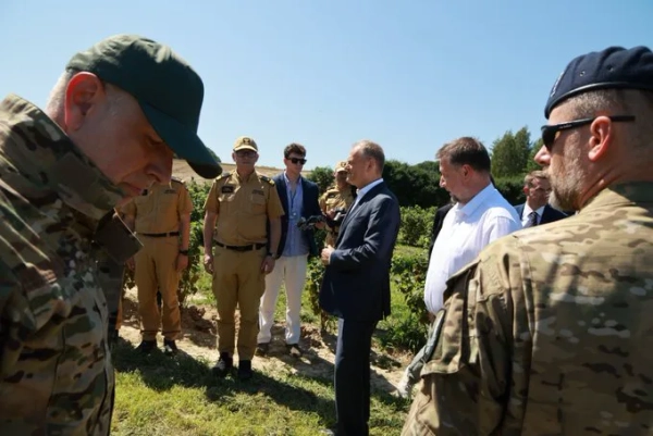 "Немає причин вважати, що ціллю була Польща": Туск оголосив про залучення українських фахівців для розслідування та розгляд можливості посилення української ППО 2 "Nie ma podstaw, by sądzić, że celem była Polska": Tusk zapowiedział zaangażowanie ukraińskich ekspertów w śledztwo i rozważenie wzmocnienia obrony przeciwlotniczej Ukrainy