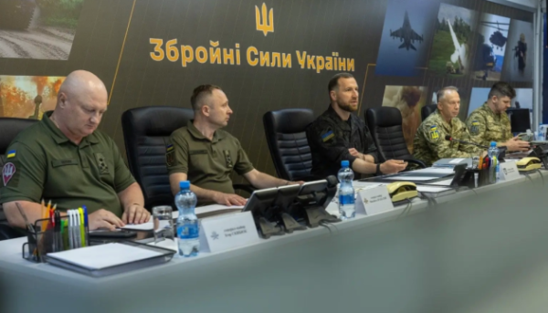 Хмара представив керівному складу Генштабу Драпатого і Скибюка 6 Хмара представив керівному складу Генштабу Драпатого і Скибюка 6