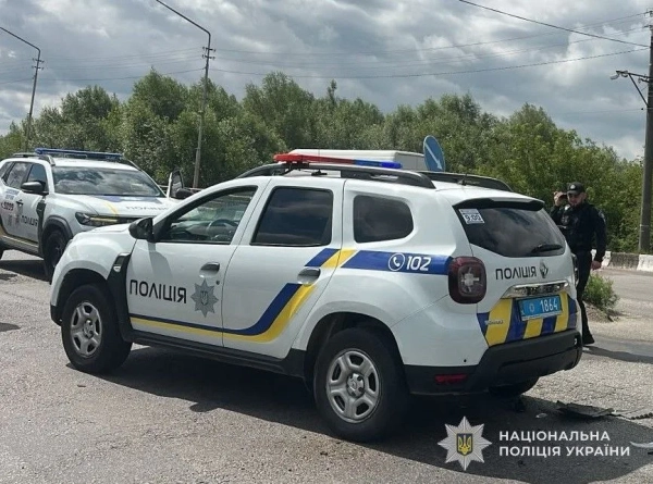 На Львівщині водій позашляховика під час втечі після звірки даних збив правоохоронця - керманичу загрожує довічне ув'язнення 9 На Львівщині водій позашляховика під час втечі після звірки даних збив правоохоронця - керманичу загрожує довічне ув'язнення 7