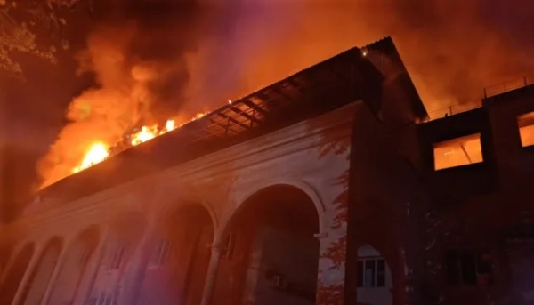 Після ракетного обстрілу типографії в столиці, Міністерство освіти і науки України підраховує кількість втрачених підручників.