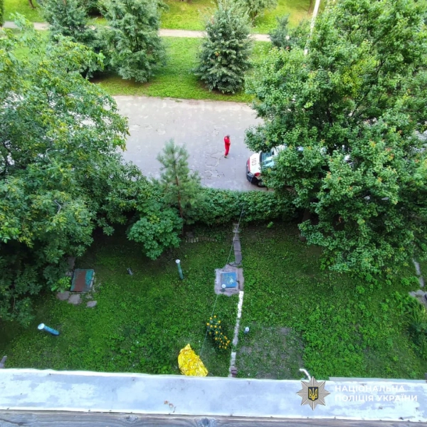 Трирічна дитина померла, випавши з п'ятого поверху у Харкові. 4