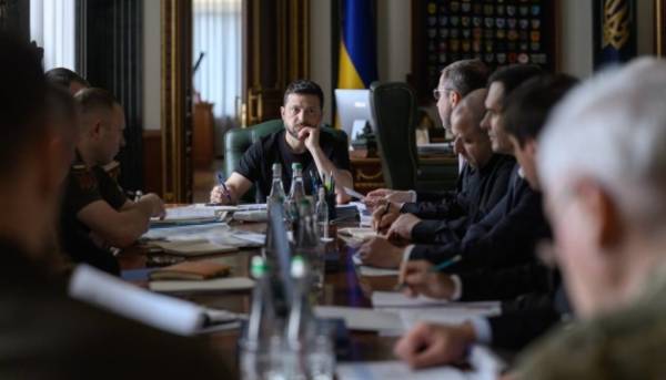Оборона, економіка і дипломатія: Зеленський провів нараду з оновленим Кабміном