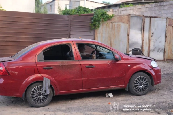 У Запоріжжі внаслідок російського обстрілу постраждала п'ятиповерхова будівля: загинула одна людина, під уламками перебувають жінка і малюк. 16 У Запоріжжі внаслідок російського обстрілу постраждала п'ятиповерхова будівля: загинула одна людина, під уламками перебувають жінка і малюк. 14