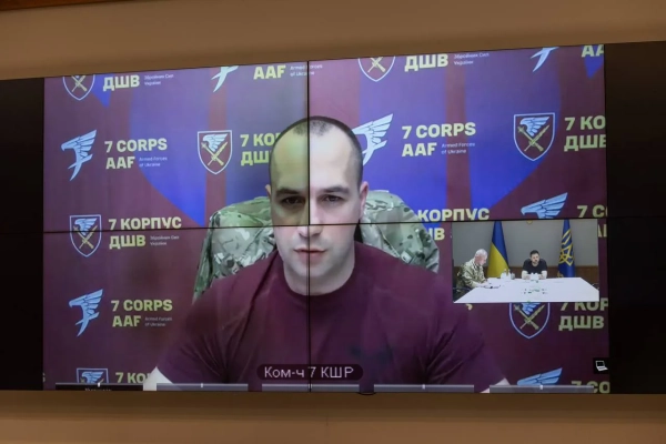 Зеленський провів нараду з командирами корпусів стосовно обстановки на фронті. 18 Зеленський провів нараду з командирами корпусів стосовно обстановки на фронті. 16
