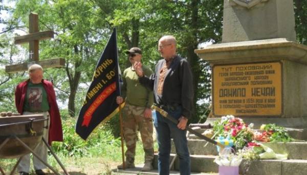 На Вінниччині облаштували місце поховання козацького полковника Данила Нечая