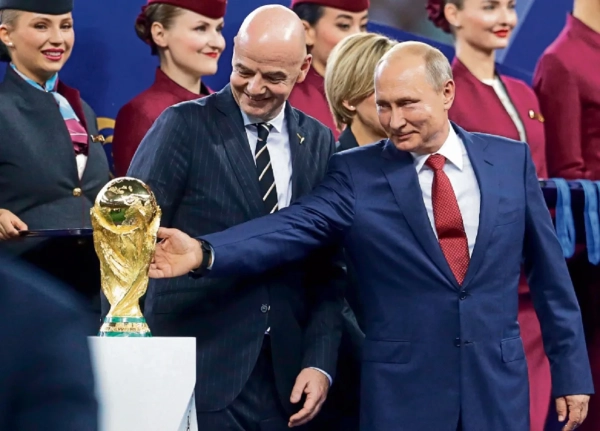 The Guardian: УЄФА перешкоджатиме поверненню російських клубів до світового футболу
