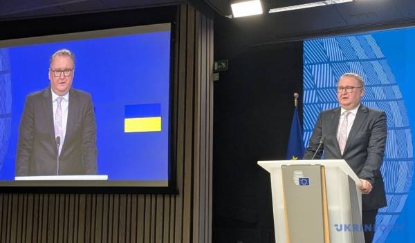 ЄС офіційно відкрив шостий кластер в переговорах про вступ України 8