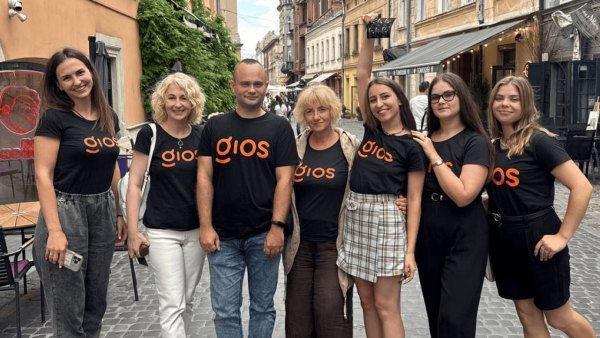 Новий стартап: GIOS — платформа зі штучним інтелектом для освіти учнів 3 Gios Фото Команди