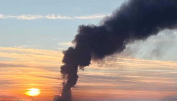 Біля Москви спалахнули масштабні пожежі: склади та нафтобаза охоплені полум’ям після атаки безпілотників.