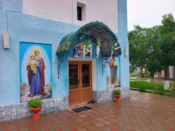 Хто заквітчає перший хрест, той швидко вийде заміж 18 Хто заквітчає перший хрест, той швидко вийде заміж 18