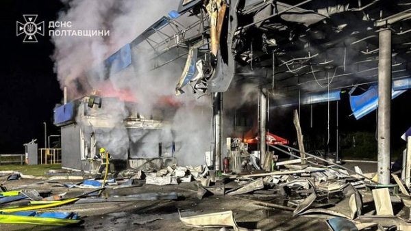 Росія знищила всі автозаправні станції на шляху з Харкова до Полтави – член обласної ради